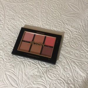 Blush palette